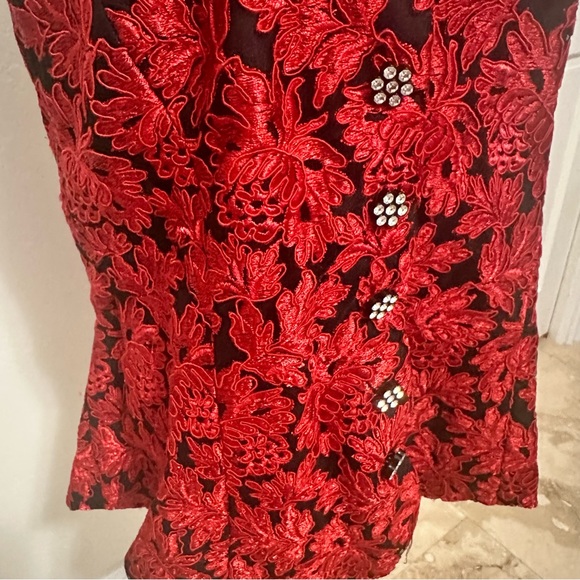 Couture lace formal halter top. Imported Italian lace. - Picture 4 of 7